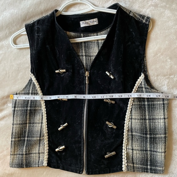 Vintage Cropped Vest - Picture 5 of 5